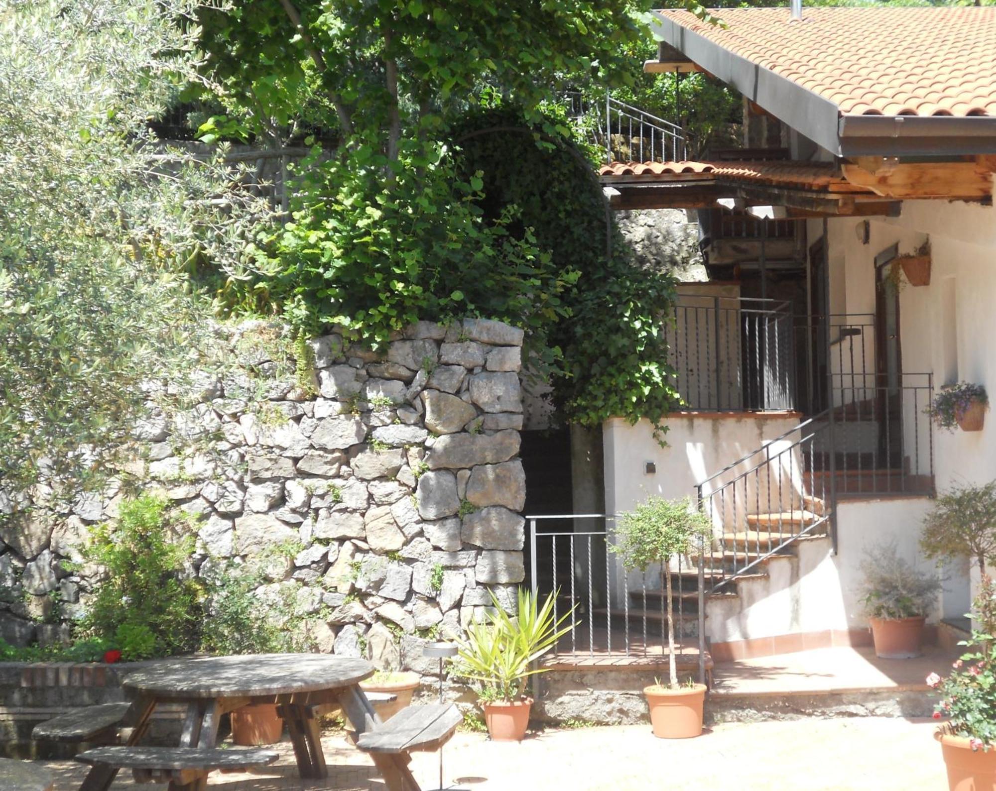 Agriturismo La Casa Del Ghiro Pimonte Exterior foto